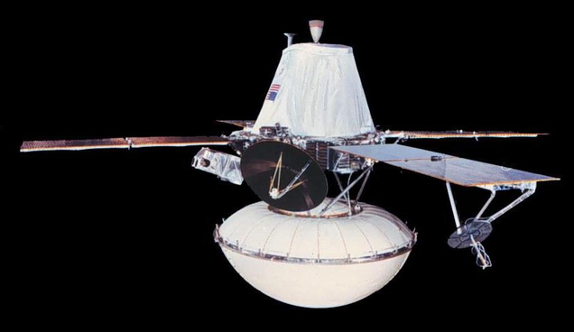 The Viking spacecraft. The top section, with solar panels and rocket motor, is the Orbiter. The lower bulbous section housed the Lander. (NASA)
